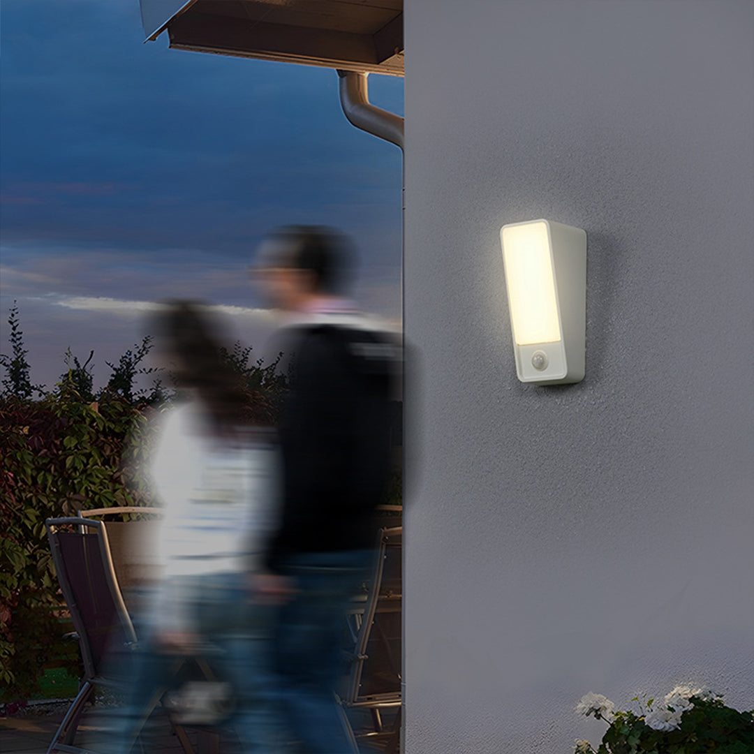 Square Minimalist Outdoor Wall Sconce — Die-Cast Aluminum & Acrylic, LED, IP65, Optional Motion Sensor, 3000K