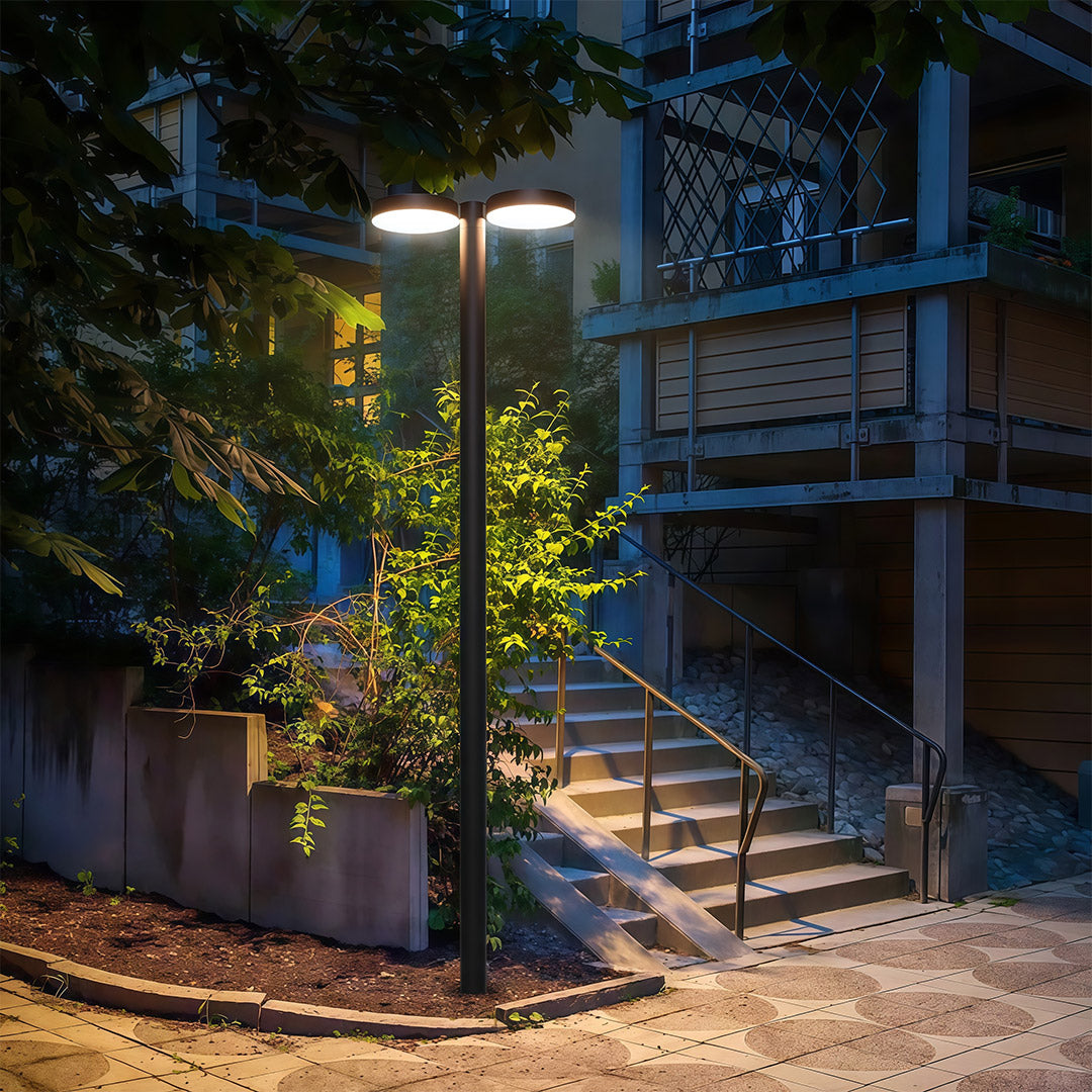 Solar Outdoor Street Light — Black Aluminum, 40W LED, Single or Double Head, 20000–40000mAh, IP65 Weatherproof