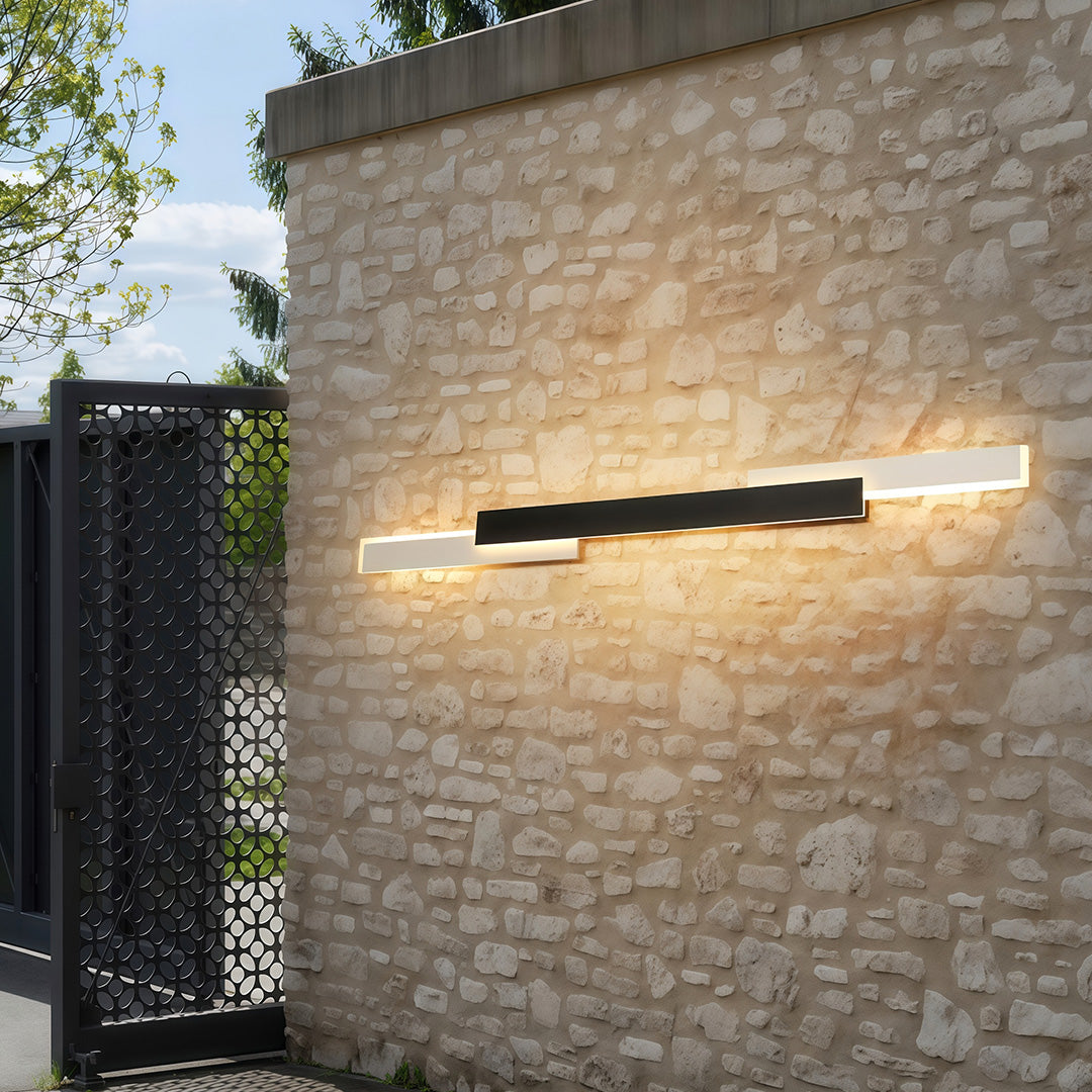 Linear Outdoor Wall Sconce — Black or White Iron, LED, IP65, 48W/60W, Dimmable 3000K–6000K, 47.2" or 59.1"