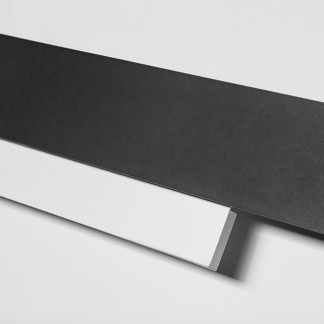 Linear Outdoor Wall Sconce — Black or White Iron, LED, IP65, 48W/60W, Dimmable 3000K–6000K, 47.2" or 59.1"