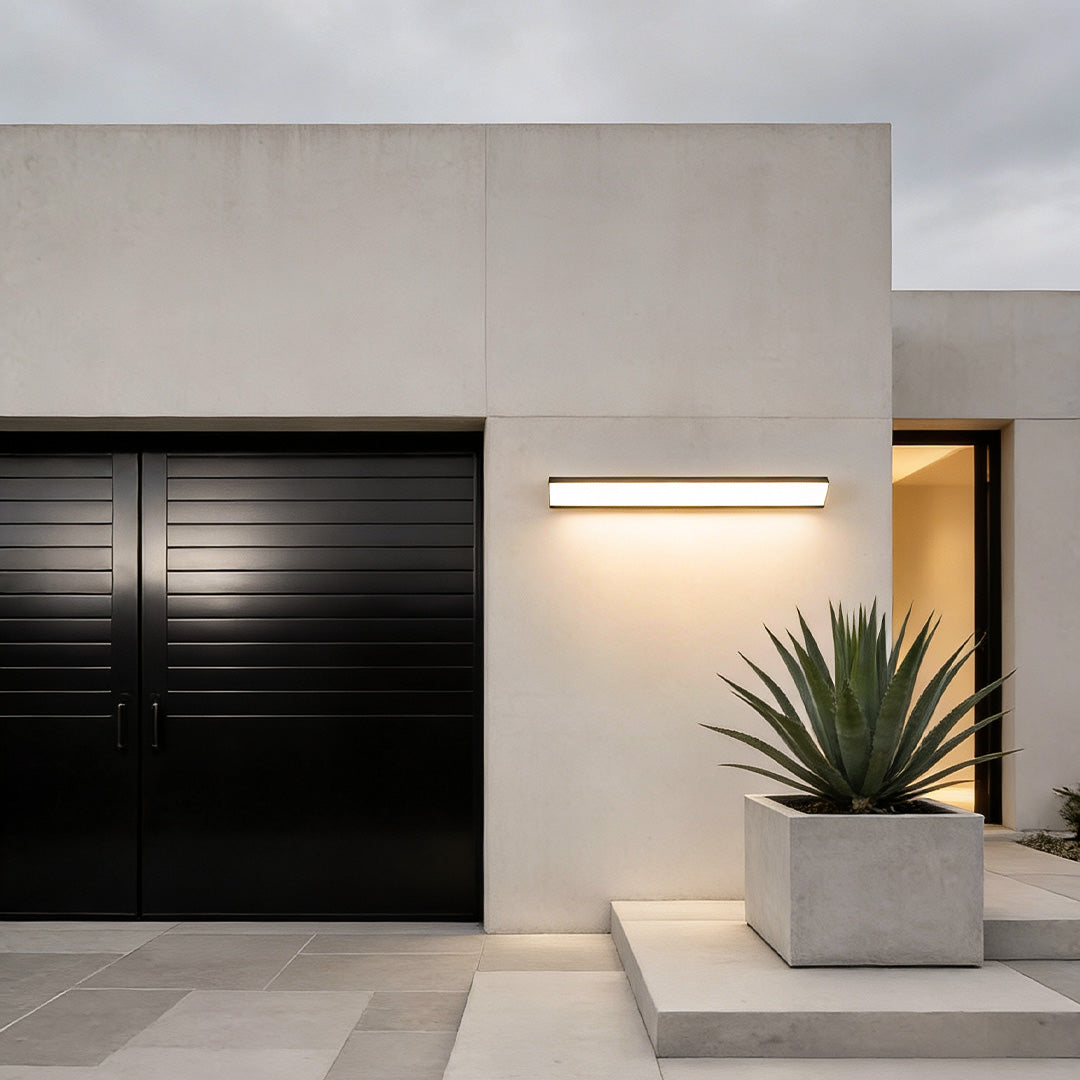 Modern Linear Outdoor Wall Sconce — Aluminum, LED, IP65, 23.6" / 35.4" / 48.8", 3000K / 6000K, Black or White