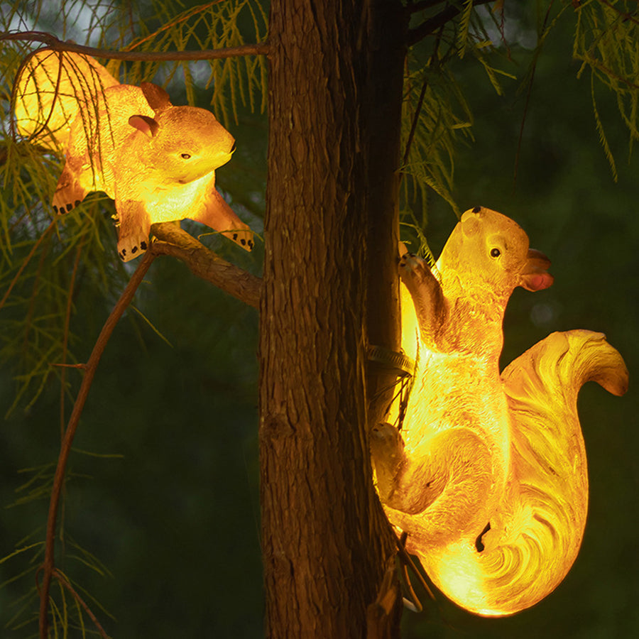Squirrel Solar Garden Light — Resin, LED 5W, IP54 Weatherproof, Warm White, Dusk-to-Dawn