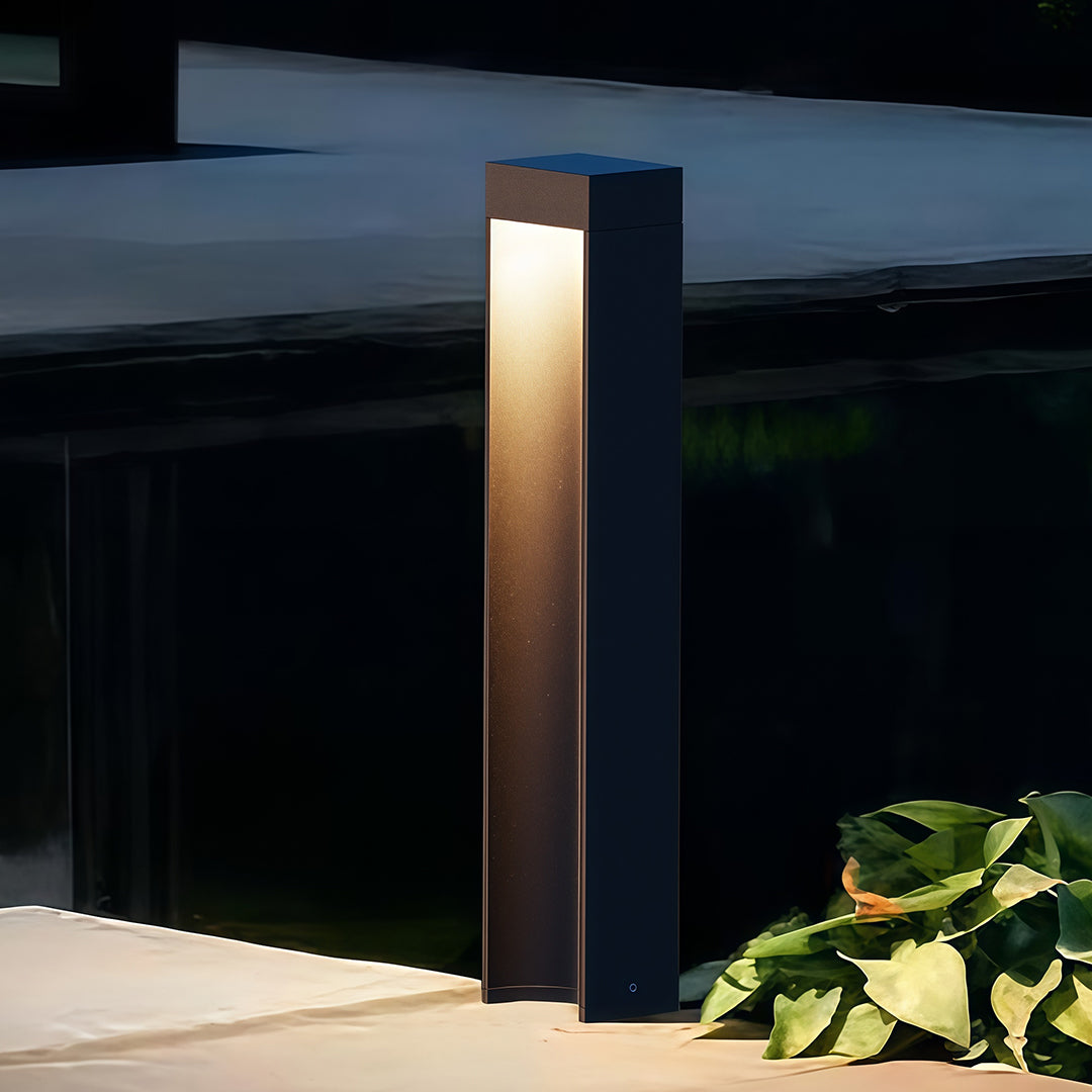 Minimalist Black Garden Path Light with Stakes — Aluminum, 7W LED, IP54, 3000K, 60cm / 80cm