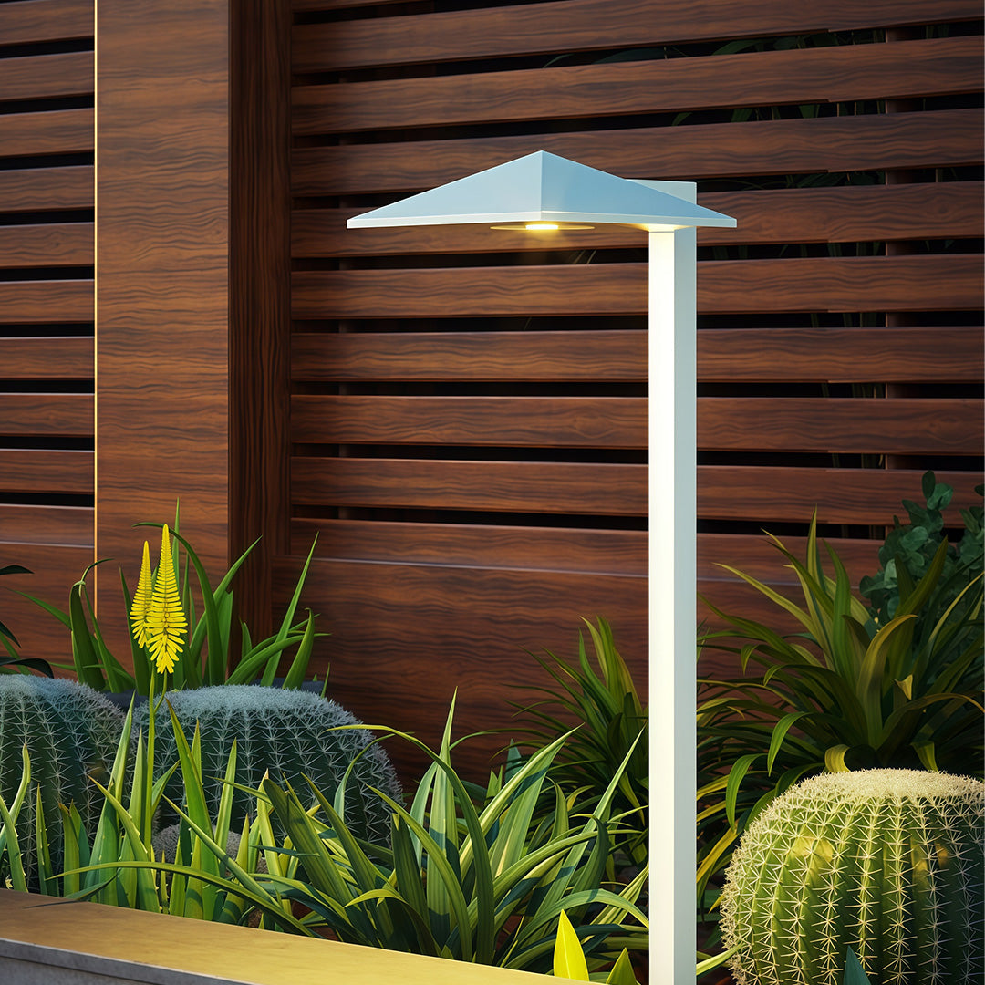 Modern Minimalist Plug-in Pathway Light — Aluminum & Glass, 7W LED, IP54, 21.65" Height