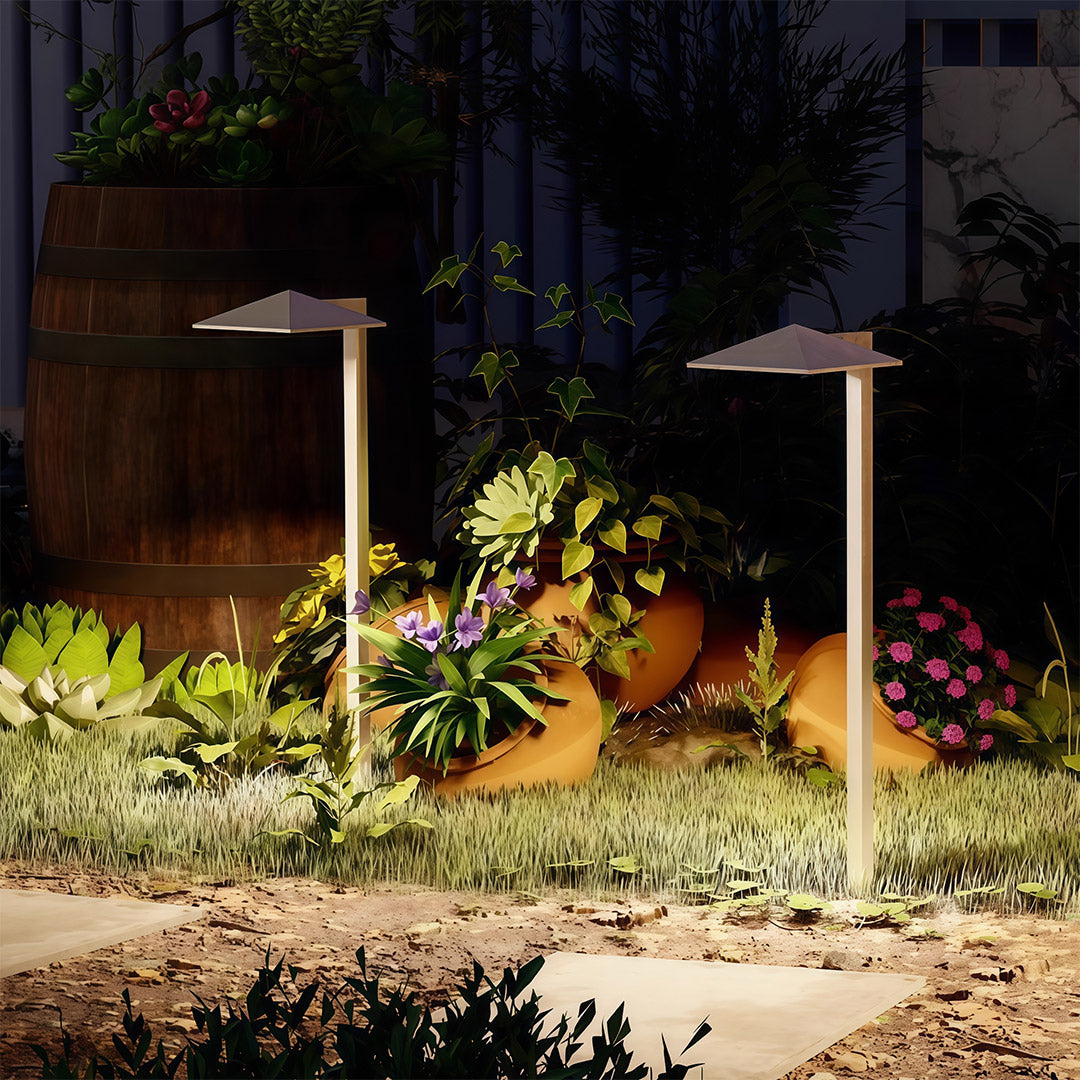 Modern Minimalist Plug-in Pathway Light — Aluminum & Glass, 7W LED, IP54, 21.65" Height