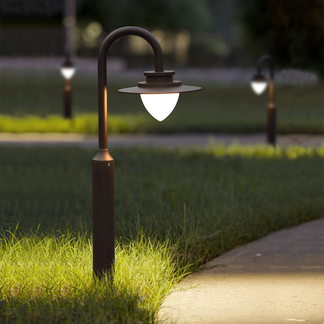 Minimalist Gooseneck Path Light — Die-Cast Aluminum, Matte Black, CREE-COB 8W LED, 3000K, IP65, 80cm