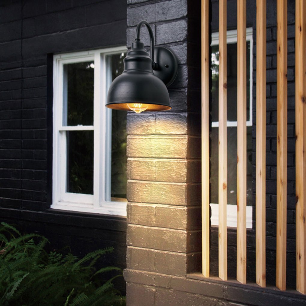 Retro Outdoor Wall Sconce — Black Iron and Aluminum, E27, Light Sensor, IP65 Weatherproof