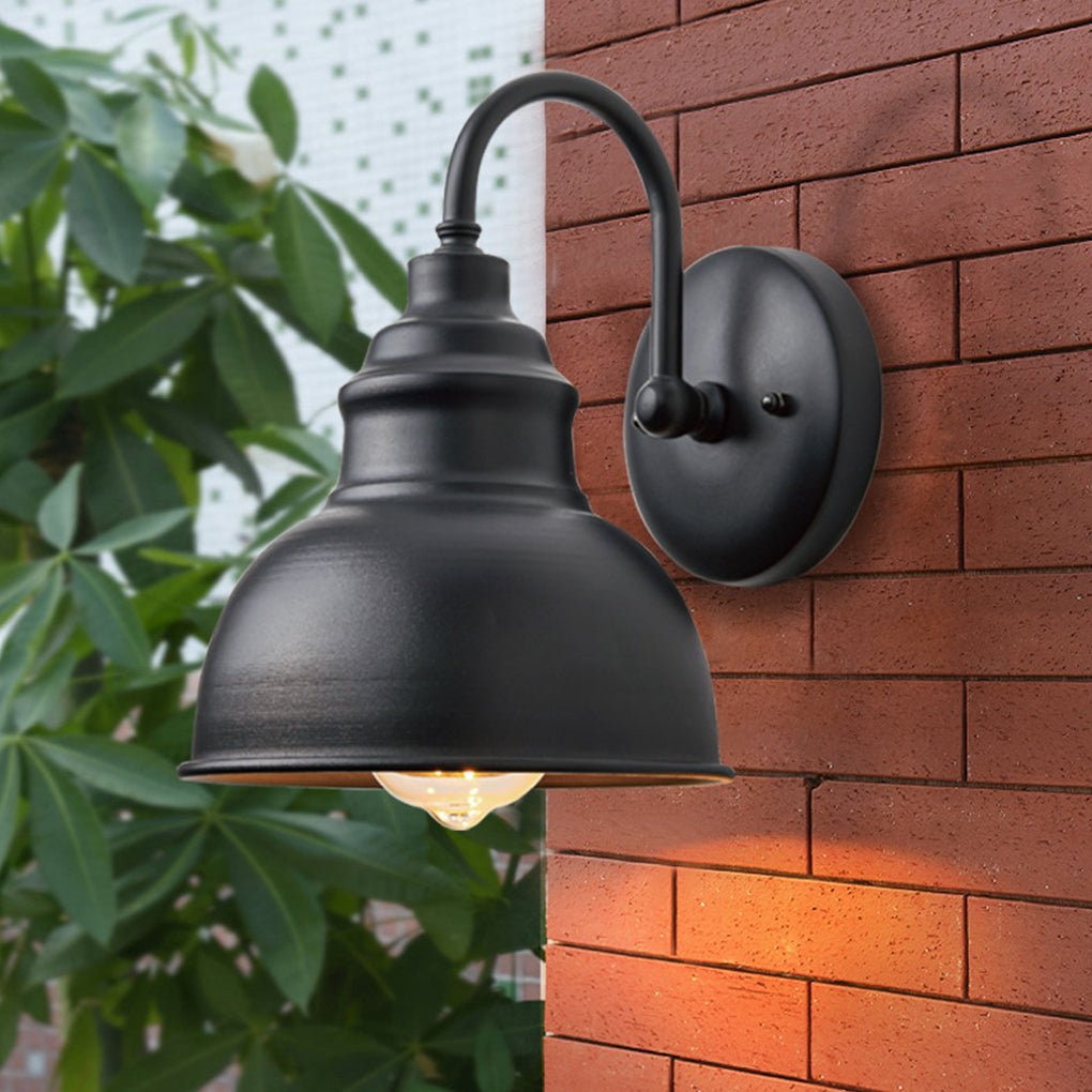 Retro Outdoor Wall Sconce — Black Iron and Aluminum, E27, Light Sensor, IP65 Weatherproof