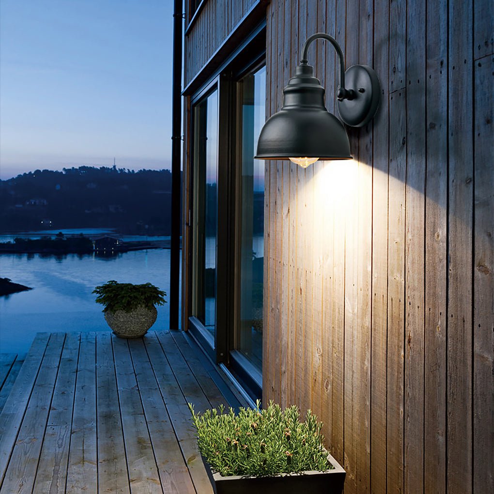 Retro Outdoor Wall Sconce — Black Iron and Aluminum, E27, Light Sensor, IP65 Weatherproof