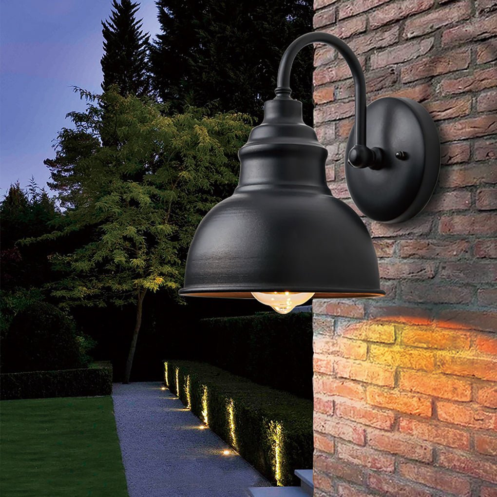 Retro Outdoor Wall Sconce — Black Iron and Aluminum, E27, Light Sensor, IP65 Weatherproof