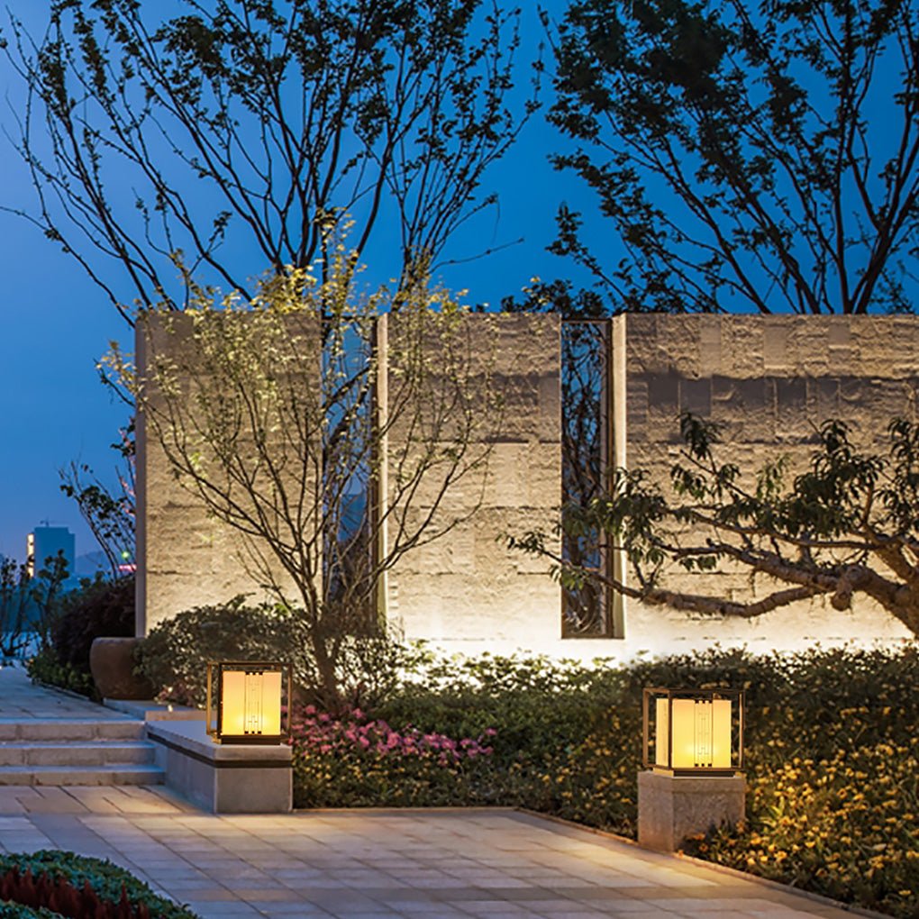 Refined Line Design Elegant Retro Outdoor Garden Lamp