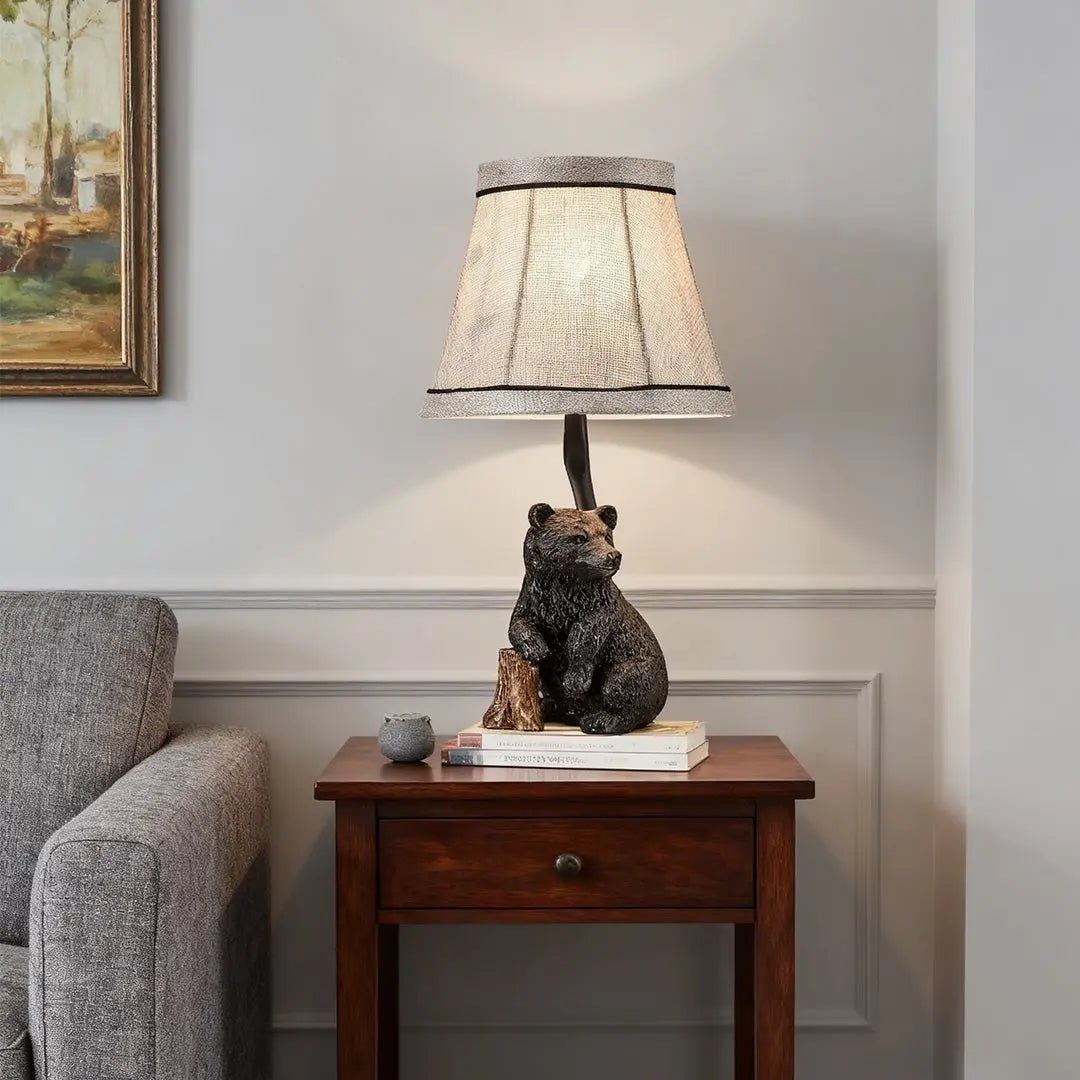 Elegant European-Style Bear Resin Table Lamp - Stylish Decorative Light Luxe