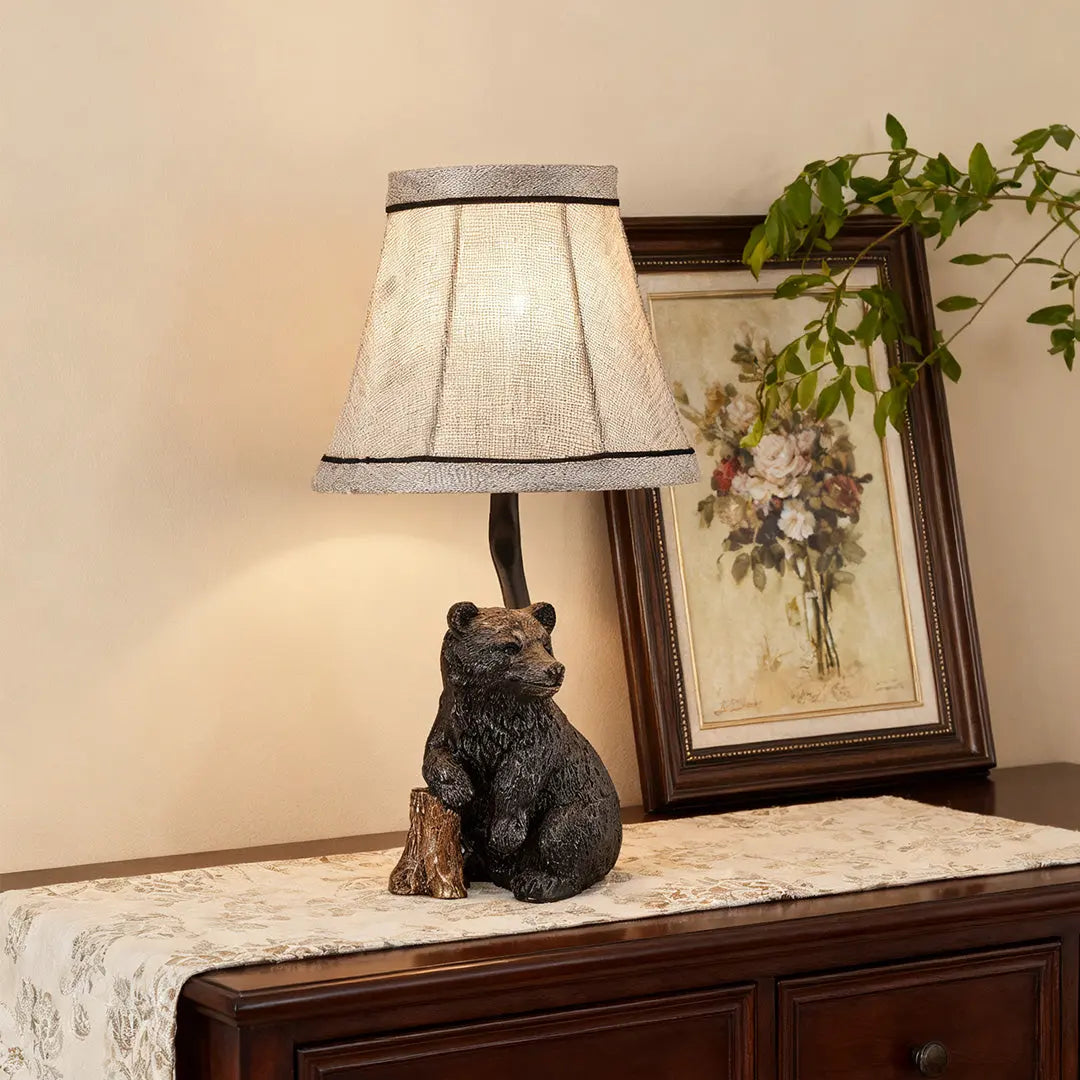 Elegant European-Style Bear Resin Table Lamp - Stylish Decorative Light Luxe