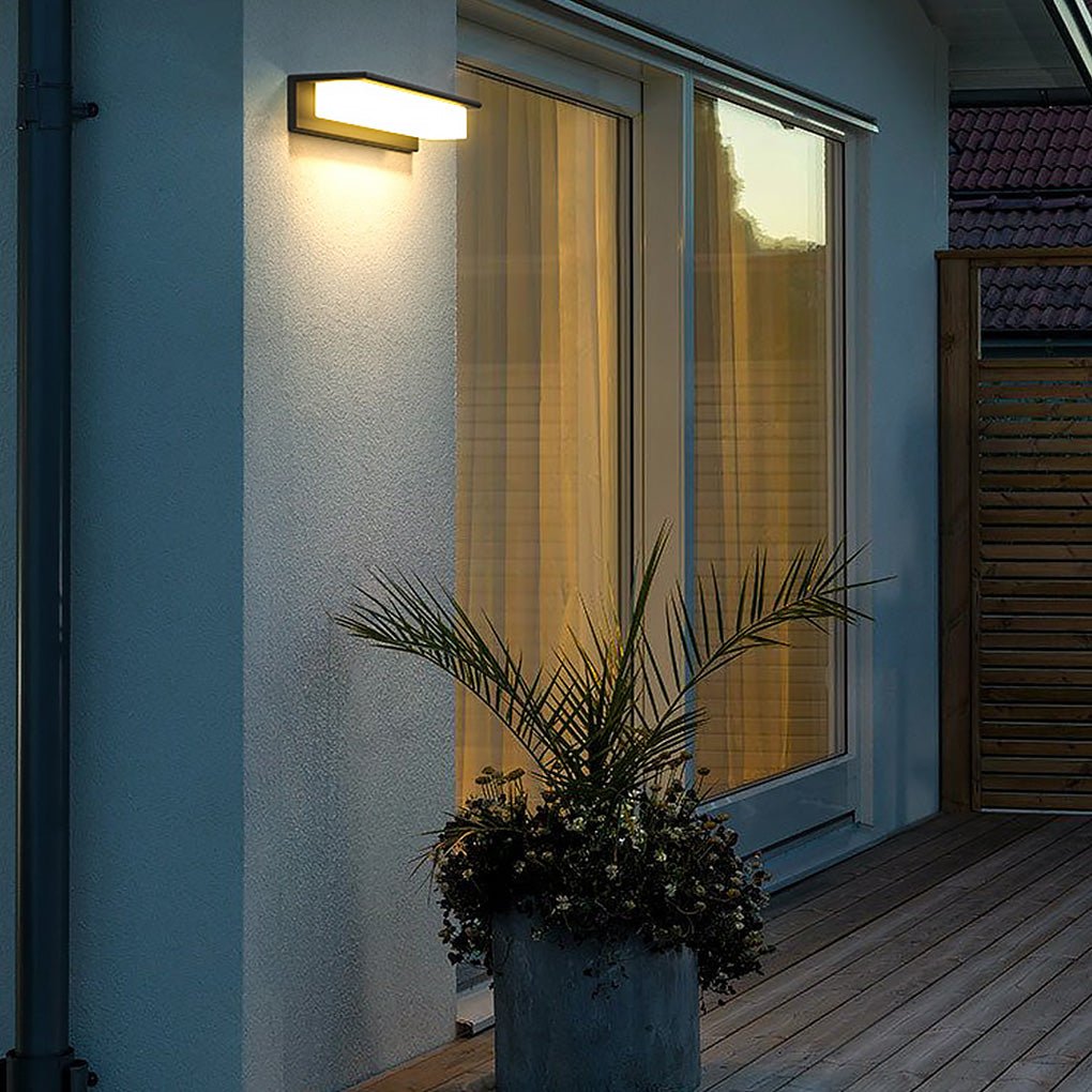 Modern Linear Outdoor Wall Sconce — Stainless Steel & PC, LED 3000K, IP54 Weatherproof