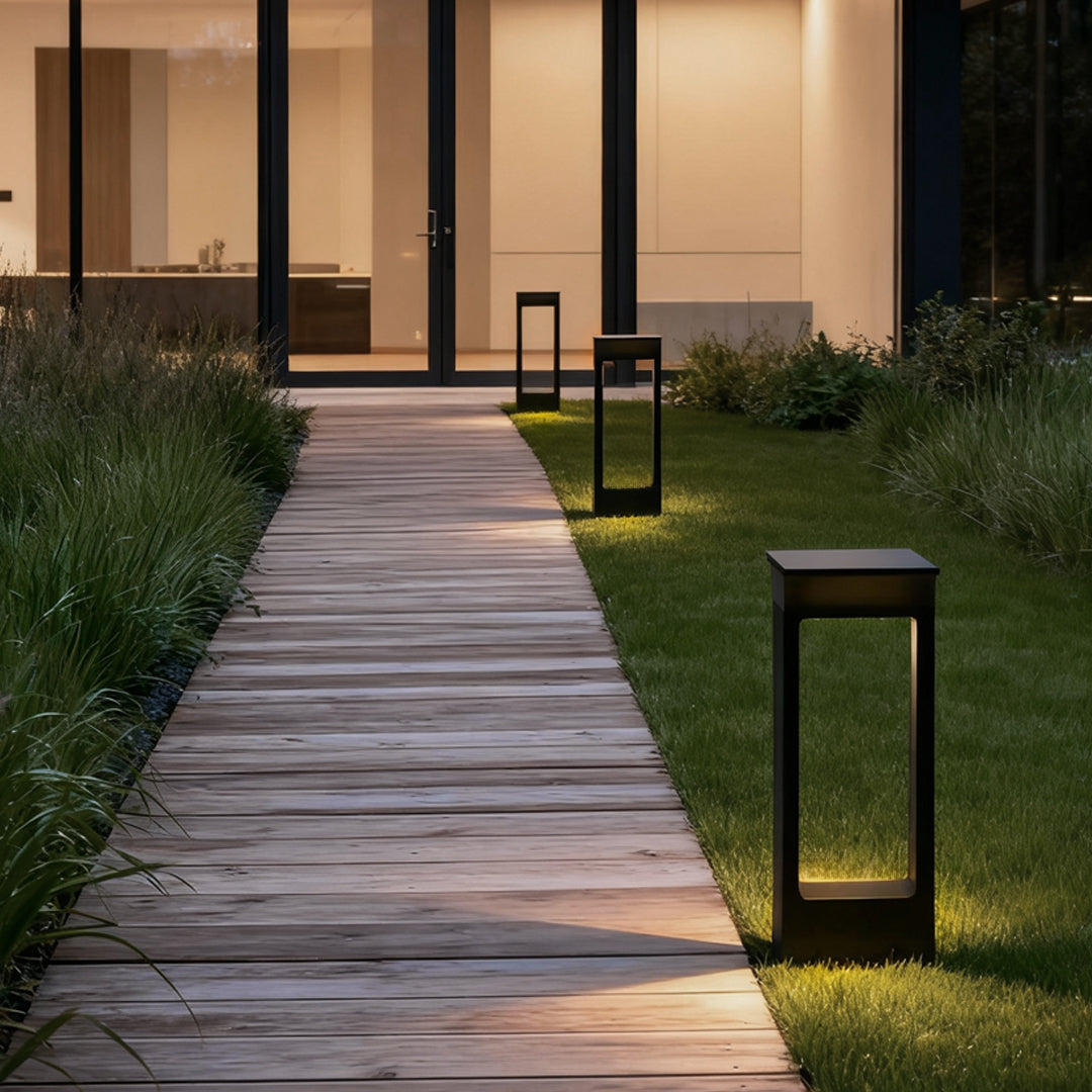 Minimalist Solar Bollard Pathway Light — Die-Cast Aluminum, LED 3000K, IP65, 15.7" or 23.6"