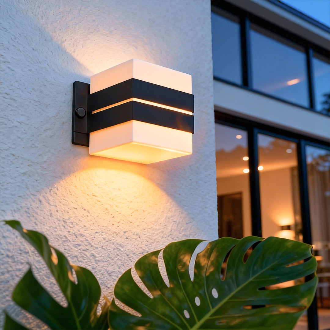 Geometric Minimalist Outdoor Wall Sconce — Stainless Steel, 12W LED, IP65 Weatherproof, Black or White