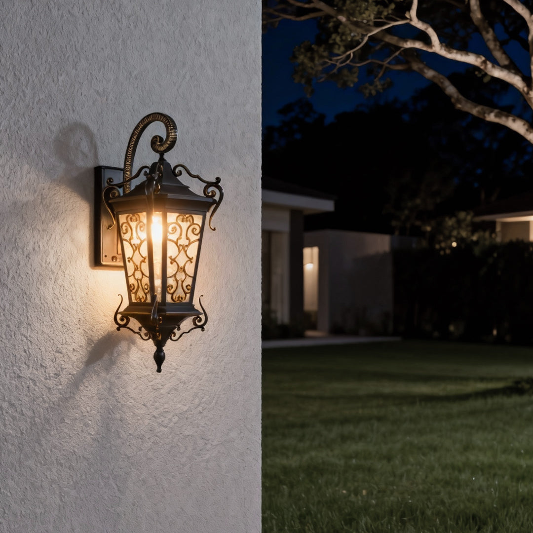Antique Lantern Outdoor Wall Sconce — Aluminum and Glass, E27, IP55 Weatherproof, Retro