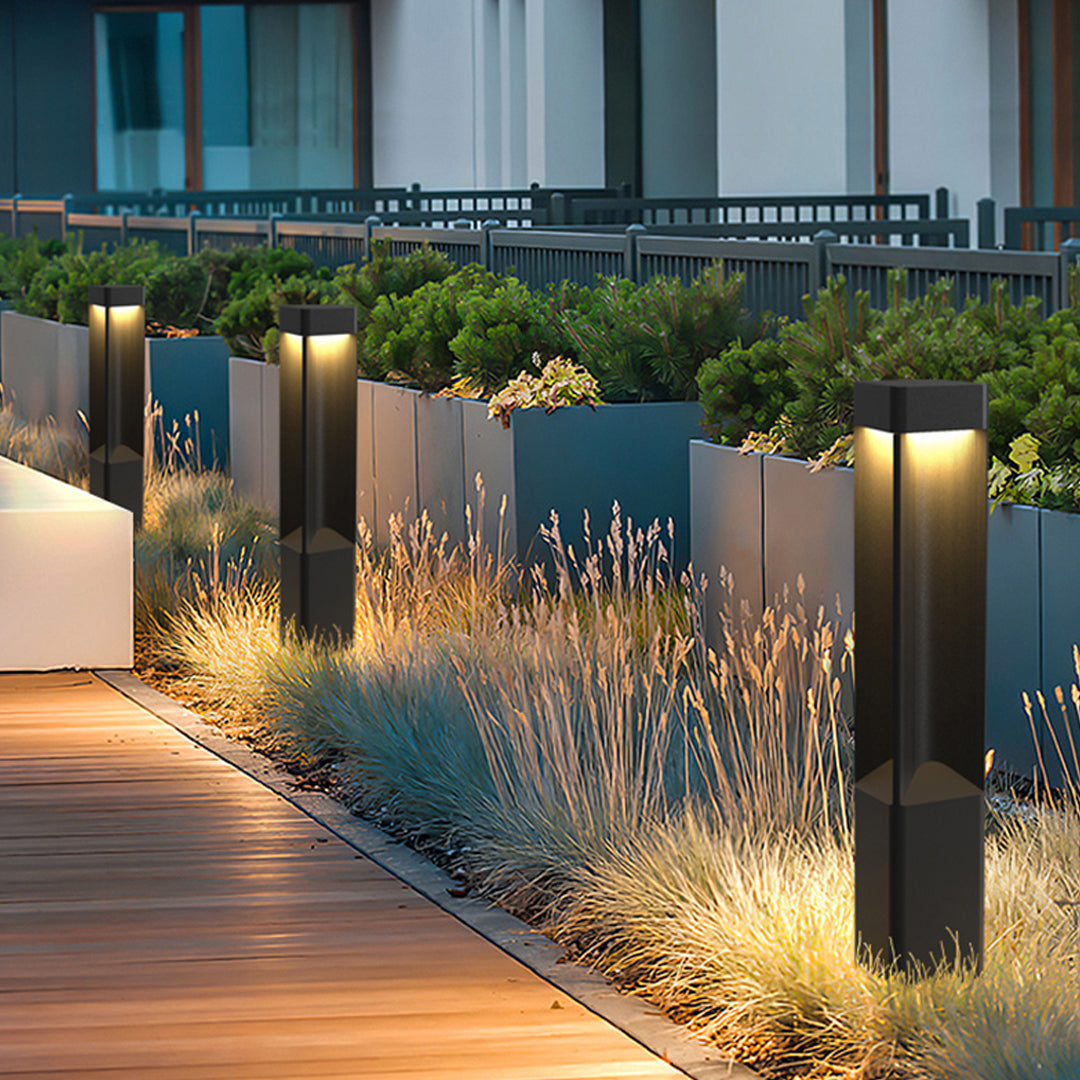 Modern Outdoor Bollard Light — Black Stainless Steel, 15W LED, IP65, Three Height Options