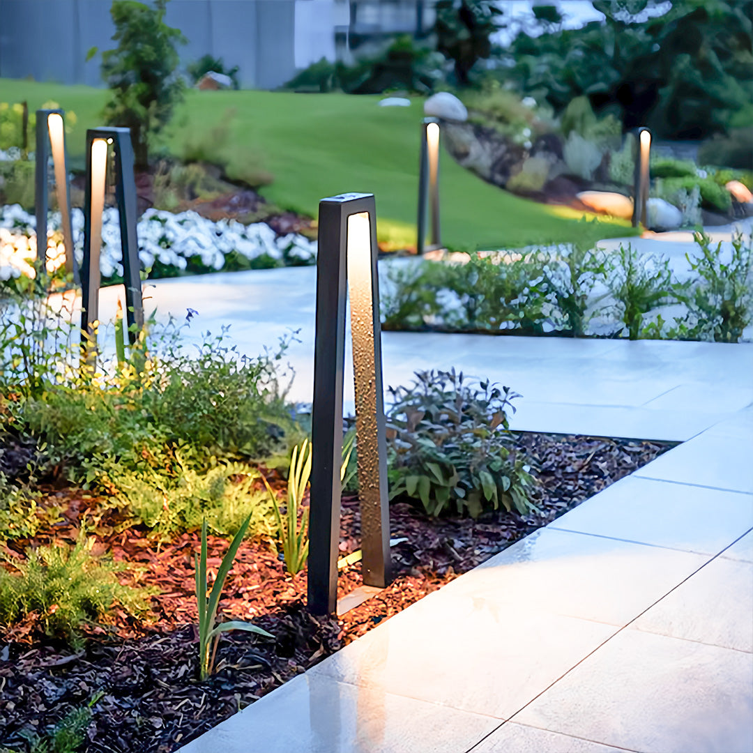 Minimalist Trapezoidal Landscape Pillar Light — Black Die-Cast Aluminum, 14W LED, IP65, 39.4" Hardwired